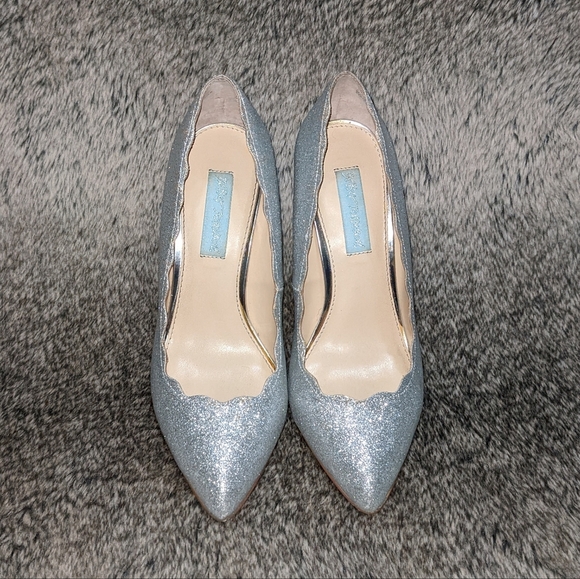 Betsey Johnson Altar Pumps Silver Women's 7 - Picture 3 of 11